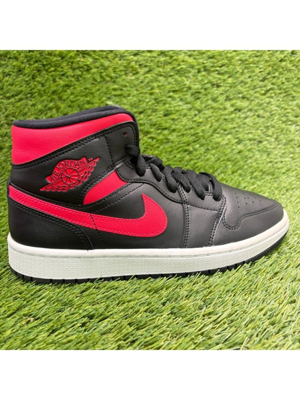 Nike Air Jordan 1 Mid Womens Size 8 Black Red Leather Basketball Shoes Sneakers